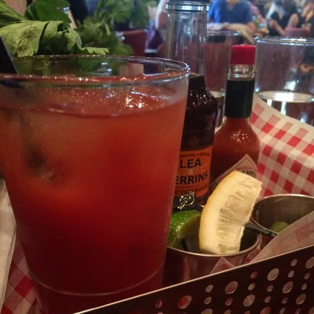 Brunch at Hard Rock Cafe I Gillian Longworth McGuire - 1