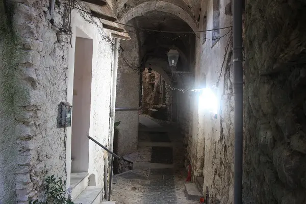 Pigna-Liguria-Holiday-Homes (14)