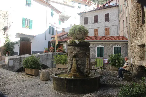 Pigna-Liguria-Holiday-Homes (15)