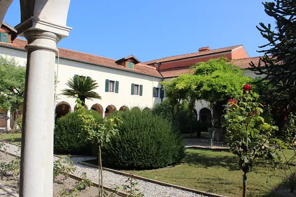san-lazzaro-degli-armeni-venetie-16