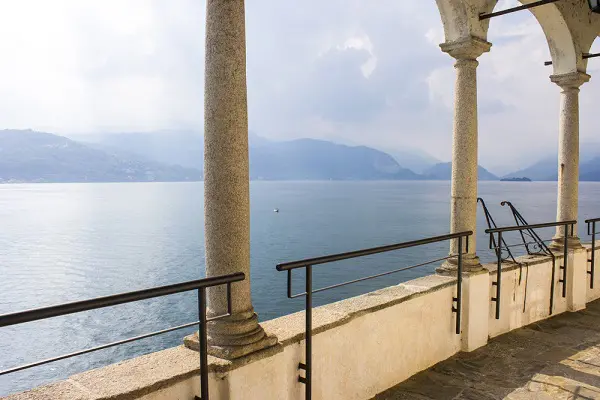 santa-caterina-del-sasso-lago-maggiore-4