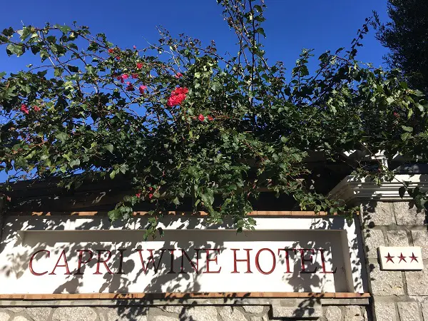 capri-wine-hotel-ingang-2