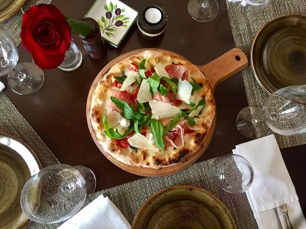 giropizza-ristorante-michelangelo-capri-1