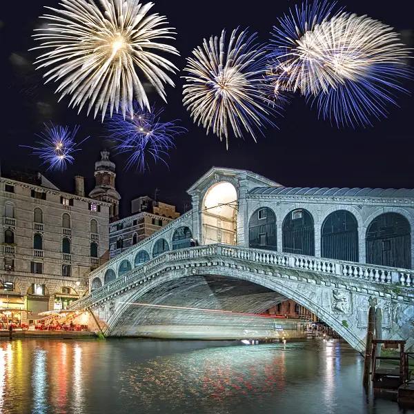 vuurwerk-venetie-rialto-brug