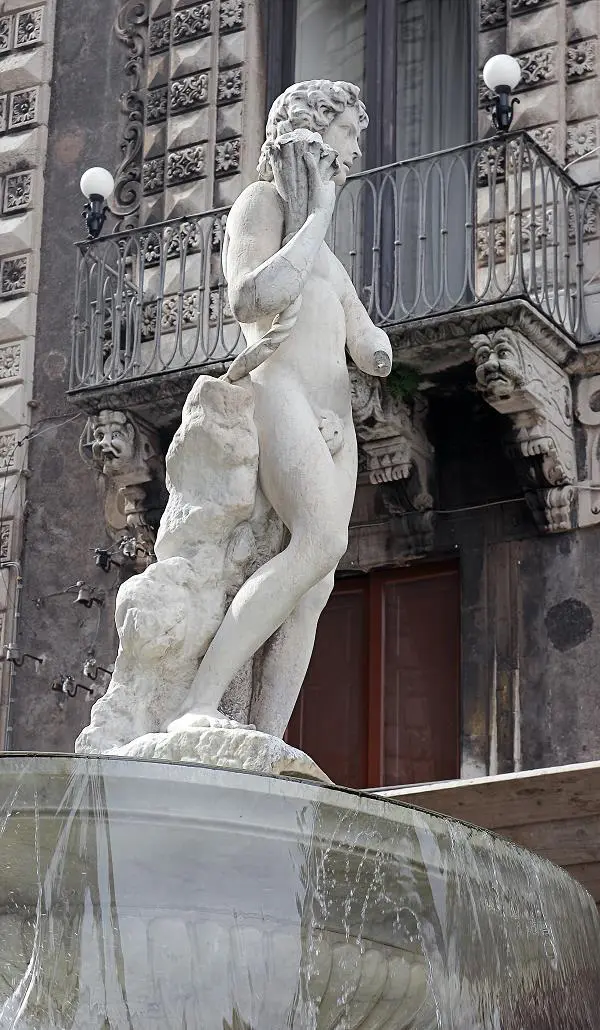 catania-fontein-piazza-duomo