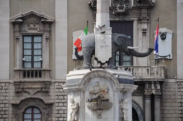 catania-olifantje-sicilie-3