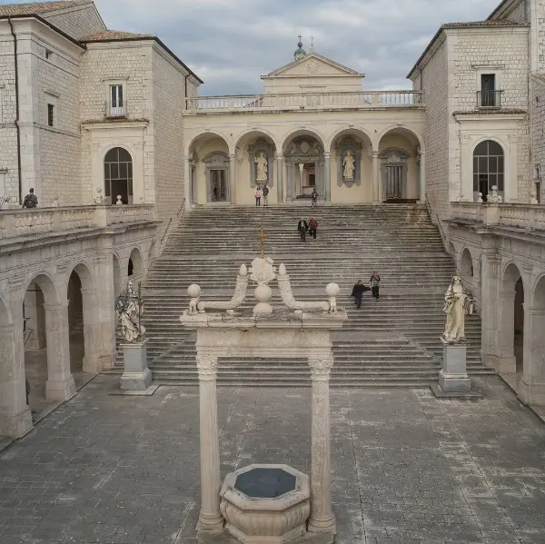 italian-wonder-ways-montecassino-benedictus-1a