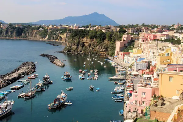 marina-corricella-procida-1