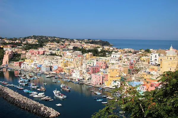 marina-corricella-procida-18