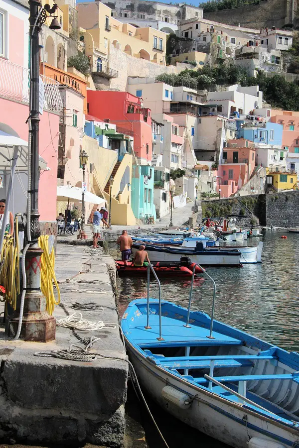 marina-corricella-procida-19