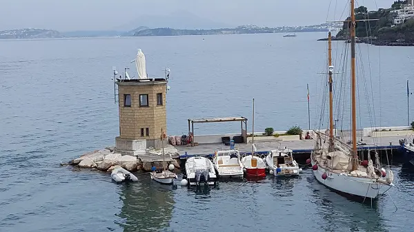 vespa-tocht-verrassend-eiland-ischia-28