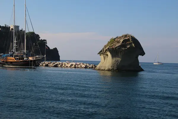vespa-tocht-verrassend-eiland-ischia-il-fungo