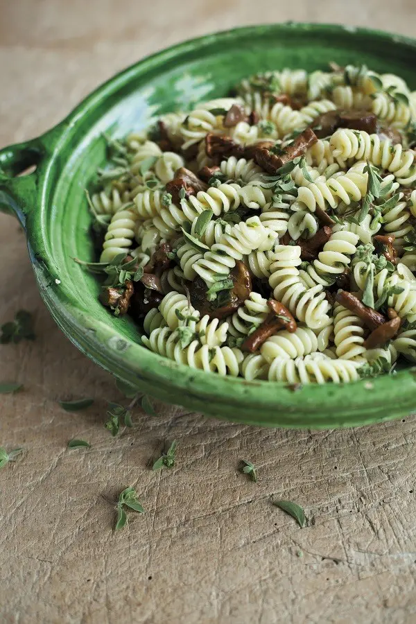 Antonio-Carluccio-pasta-paddenstoelen