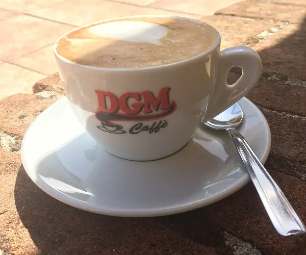 Bar-Memphis-Barchi-cappuccino