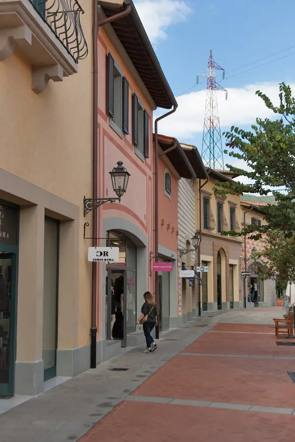 Barberino-Designer-Outlet-Mugello-Florence-Toscane (2)
