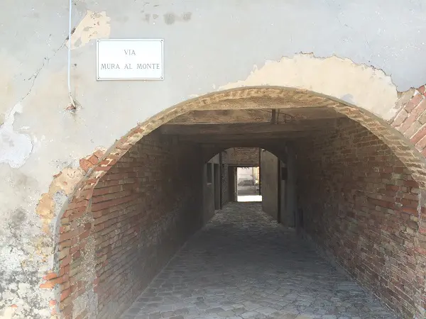 Barchi-Via-Mura-al-Monte (2)