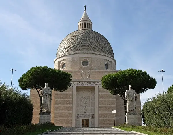 Basilica-dei-Santi-Pietro-Paolo-EUR-Rome