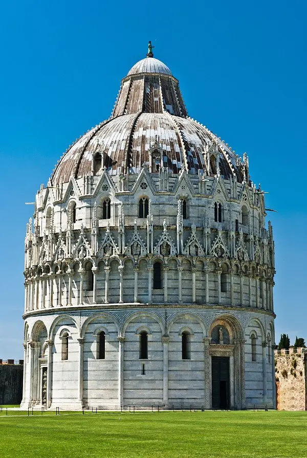 Battistero-doopkapel-Campo-dei-Miracoli-Pisa
