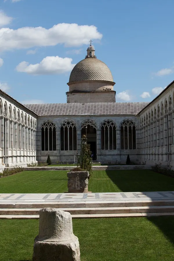 Campo-Santo-kerkhof-Campo-dei-Miracoli-Pisa (1)