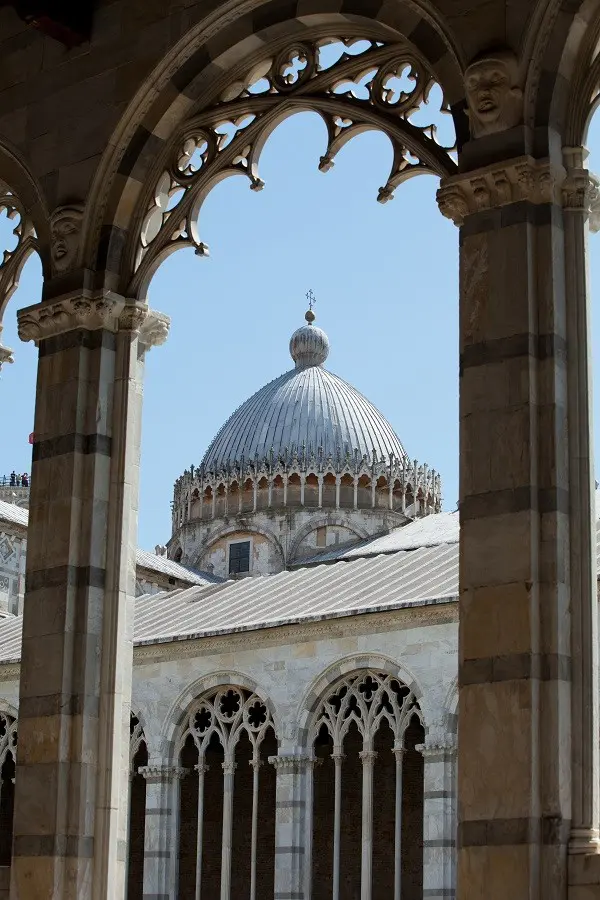 Campo-Santo-kerkhof-Campo-dei-Miracoli-Pisa (4)