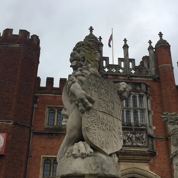 Canaletto-Hampton-Court-Londen (8)