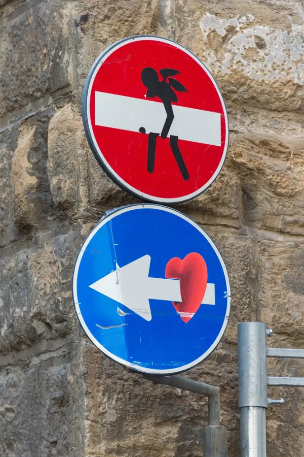 Clet-verkeersborden-kunst (4)