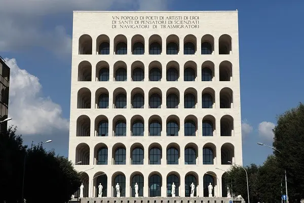 Colosseo-Quadrato-vierkant-Colosseum-EUR-Rome (1)