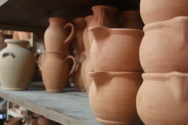 Daniele-Giombi-keramiek-terracotta-Fratte-Rosa-Italian-Stories (10)