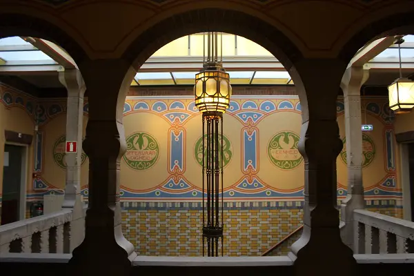 De-Burcht-Berlage-Amsterdam-bogen