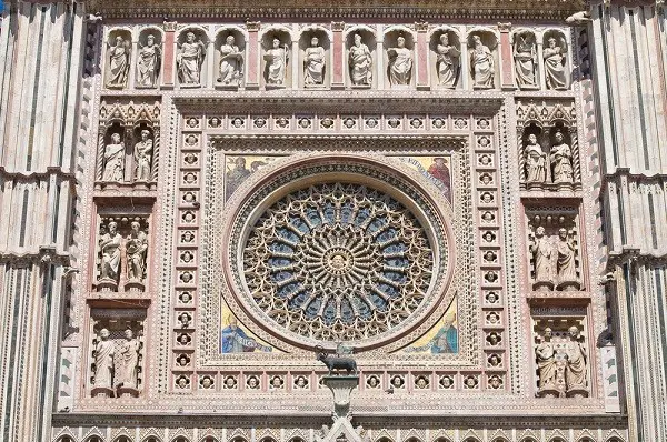 Duomo-Orvieto-roosvenster (1b)