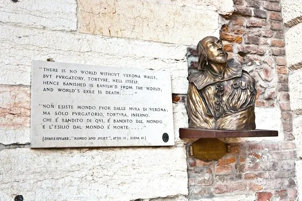 From-Verona-with-Love-Romeo-Julia (1)