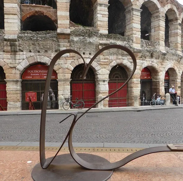From-Verona-with-Love-Romeo-Julia (8a)