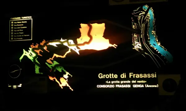 Grotte-di-Frasassi (9)
