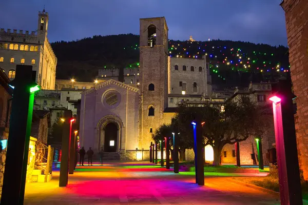 Gubbio-Umbrie-kerstboom-kerst (1)