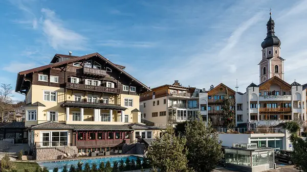 Hotel-Villa-Kastelruth-Zuid-Tirol-Dolomieten-Italië (15)
