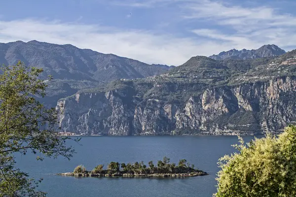 Isola-Olivo-Malcesine-Gardameer