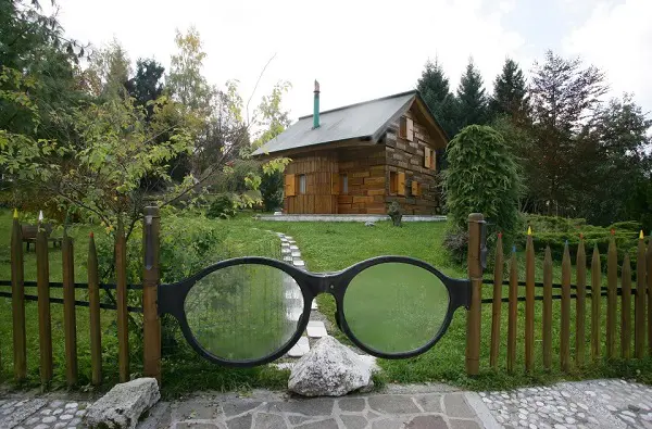Italia, Veneto, Tambre d'Alpago (Tv), La casa dei libri di Livio de Marchi, legno