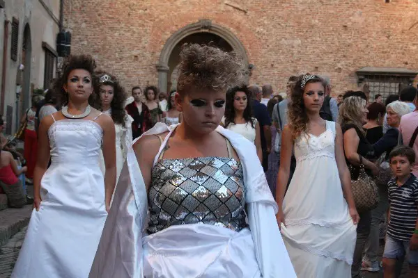Mercantia-theater-festival-Certaldo-Toscane (1)