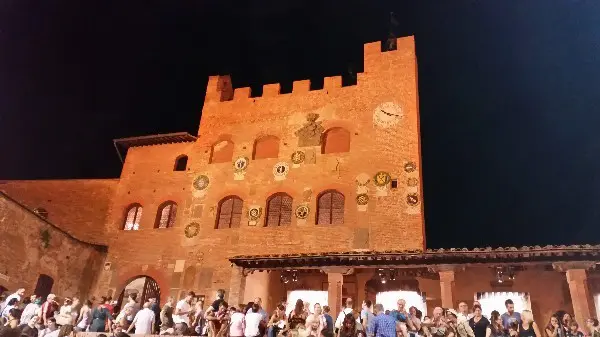 Mercantia-theater-festival-Certaldo-Toscane (16)