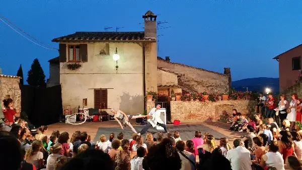 Mercantia-theater-festival-Certaldo-Toscane (7)