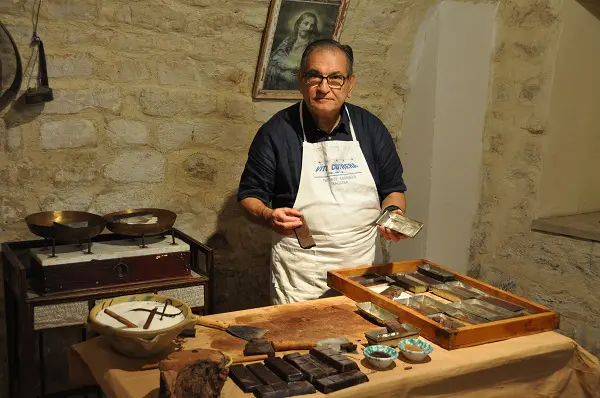 Modica-chocolade-maken-7