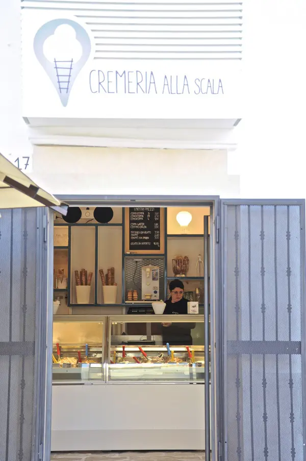 Ostuni-Piazza-Liberta-ijs