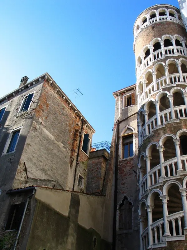 Palazzo-Contarini-del-Bovolo-Venetie (3)