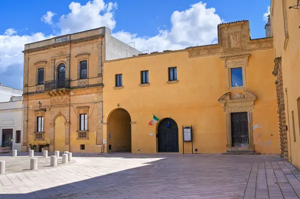 Palazzo-Ducale-Piazza-del-Popolo-Presicce-Puglia (1)