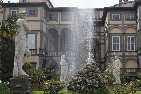 Palazzo-Pfanner-Lucca (7)