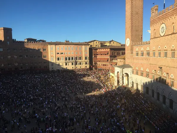 Palio-Tours-prova-palazzo-Piazza-del-Campo (2)