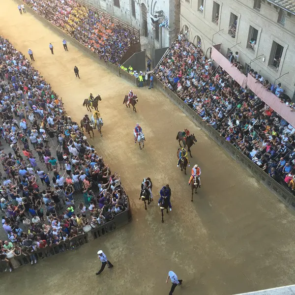 Palio-Tours-prova-palazzo-Piazza-del-Campo (3)