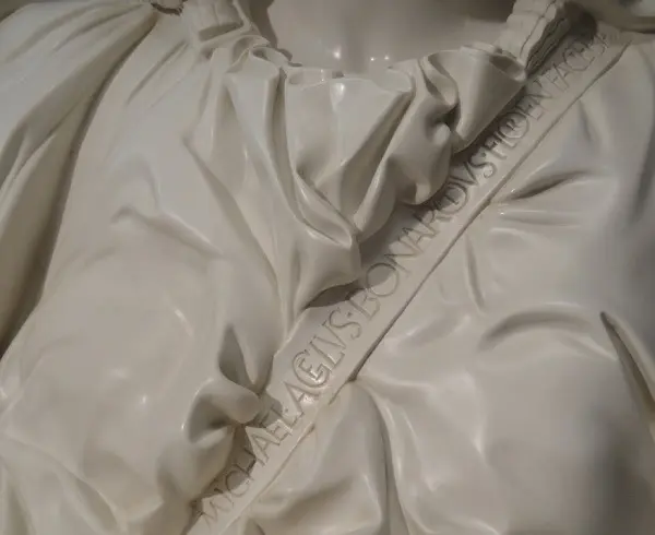 Pieta-Michelangelo-detail