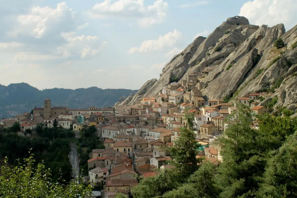 Pietrapertosa (1000 m) - Basilicata