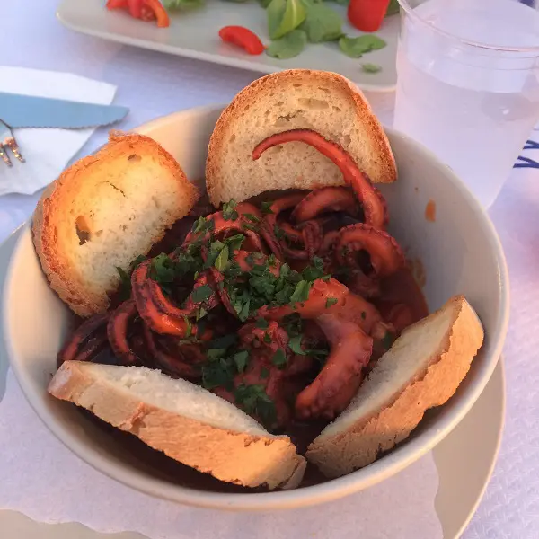 Ponza-pizzeria-Faro-cafe-pizza (4)